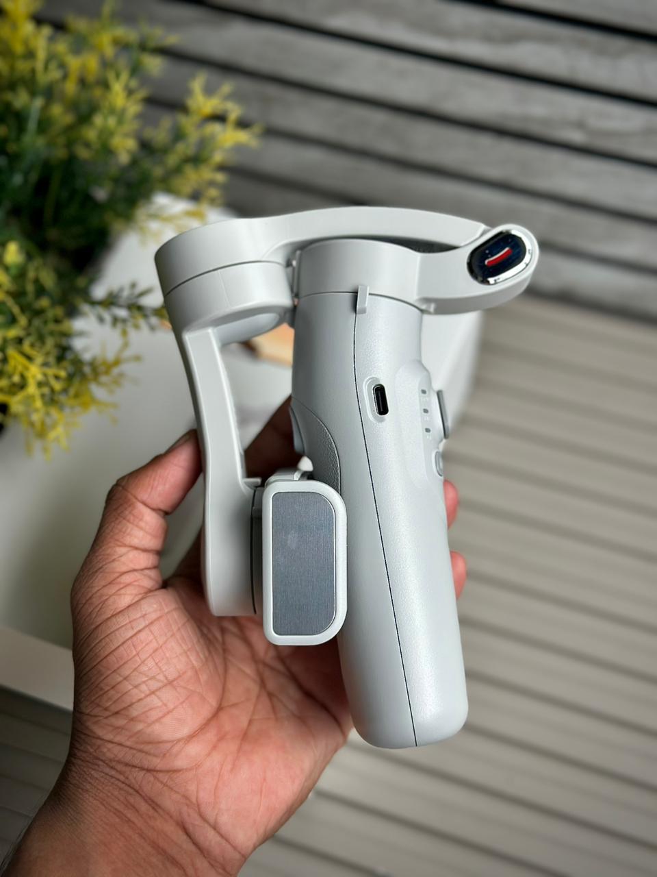 3-Axis Smartphone Gimbal Stabilizer with AI Tracking, Anti-Shake & Foldable Design for Android & iPhone